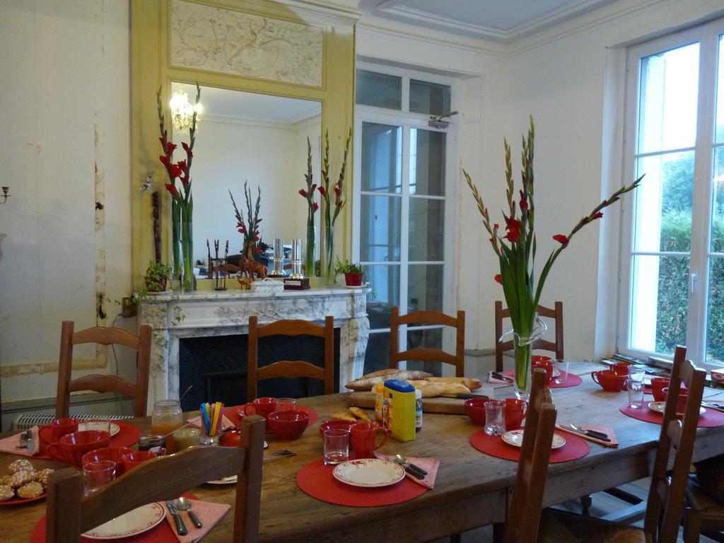 Le Betrot Bed and Breakfast Estissac Eksteriør billede
