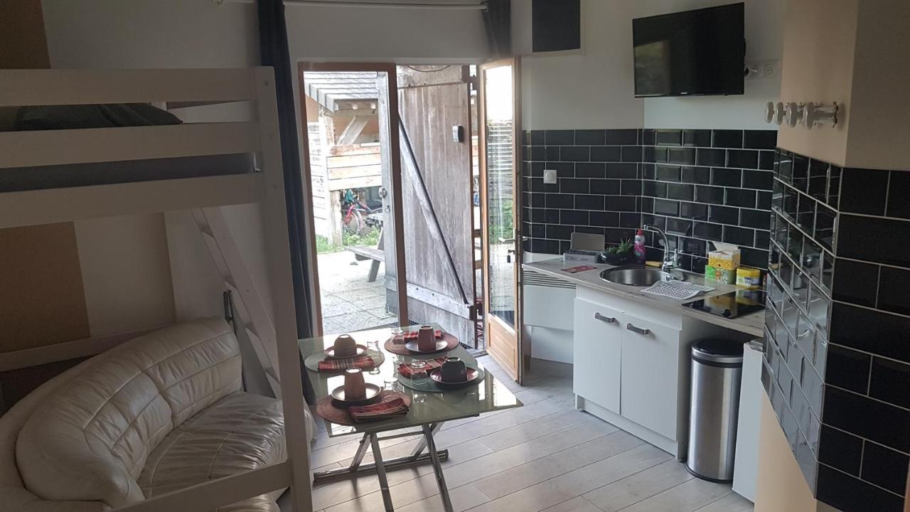 Le Betrot Bed and Breakfast Estissac Eksteriør billede